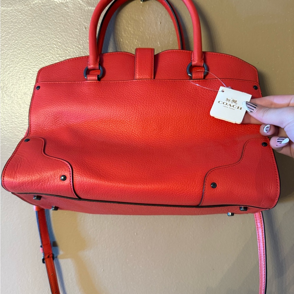 Coach Coral Leather Women's Bag - Picture 5 of 10